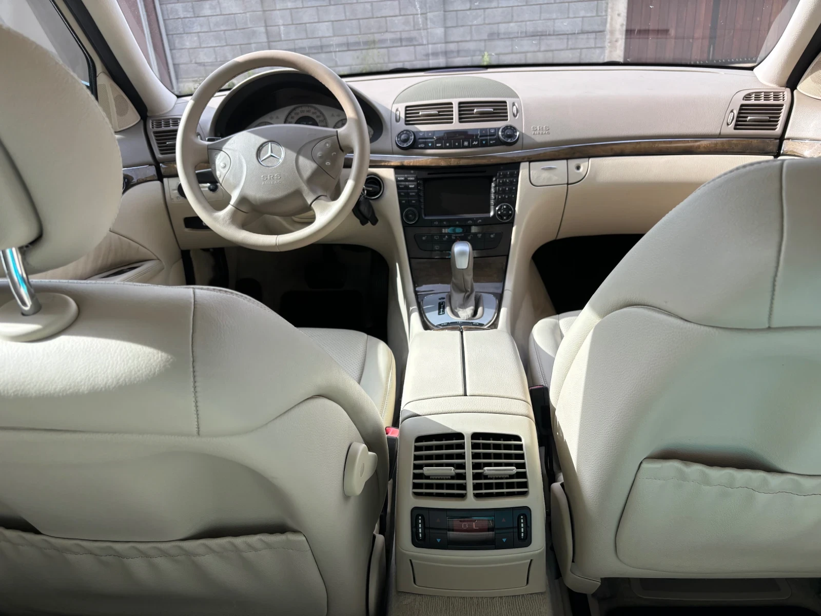 Mercedes-Benz E 500 V8 4MATIC AVANTGARDE SWISS , снимка 10 - Автомобили и джипове - 54769092