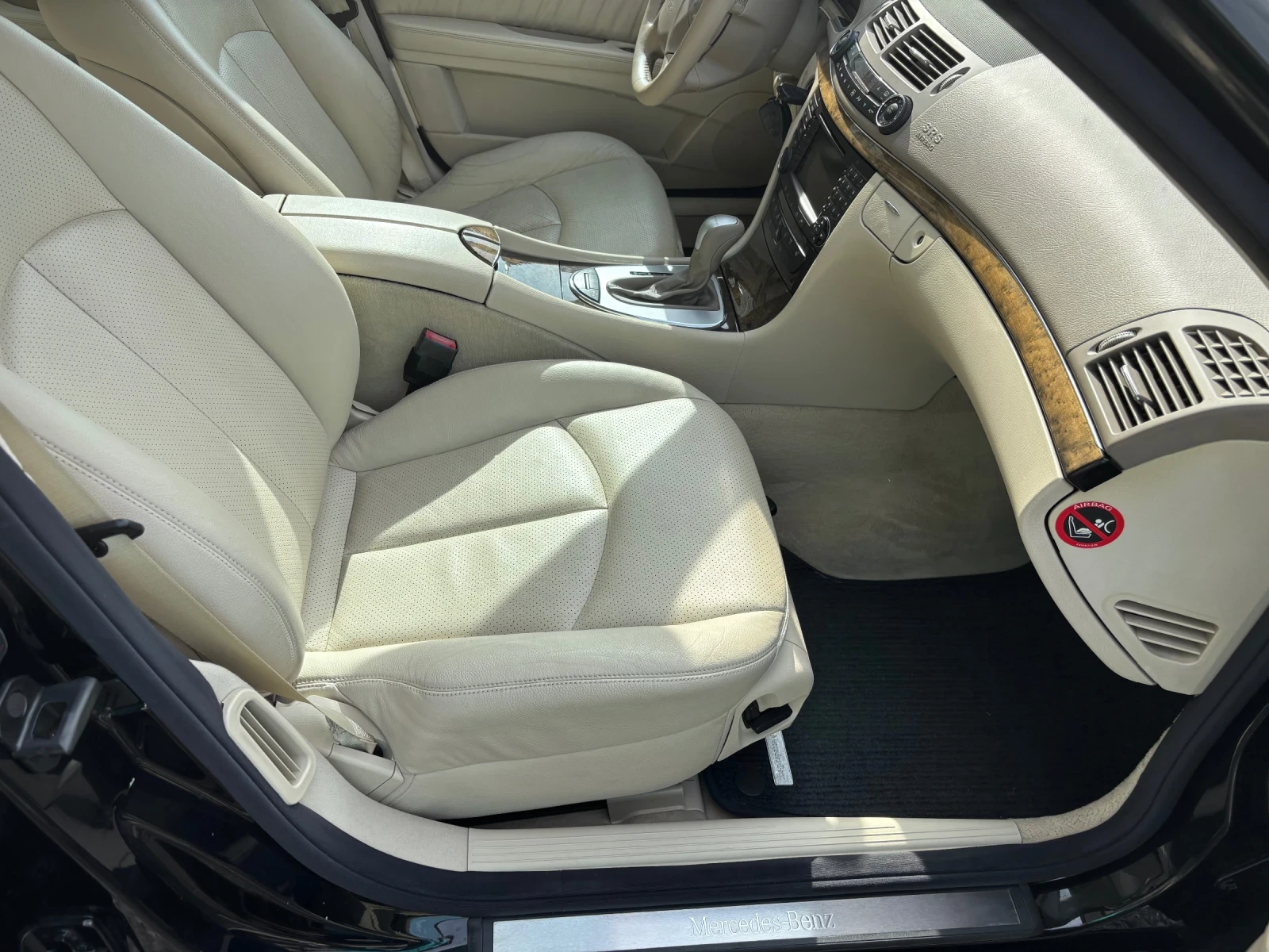 Mercedes-Benz E 500 V8 4MATIC AVANTGARDE SWISS , снимка 7 - Автомобили и джипове - 54769092