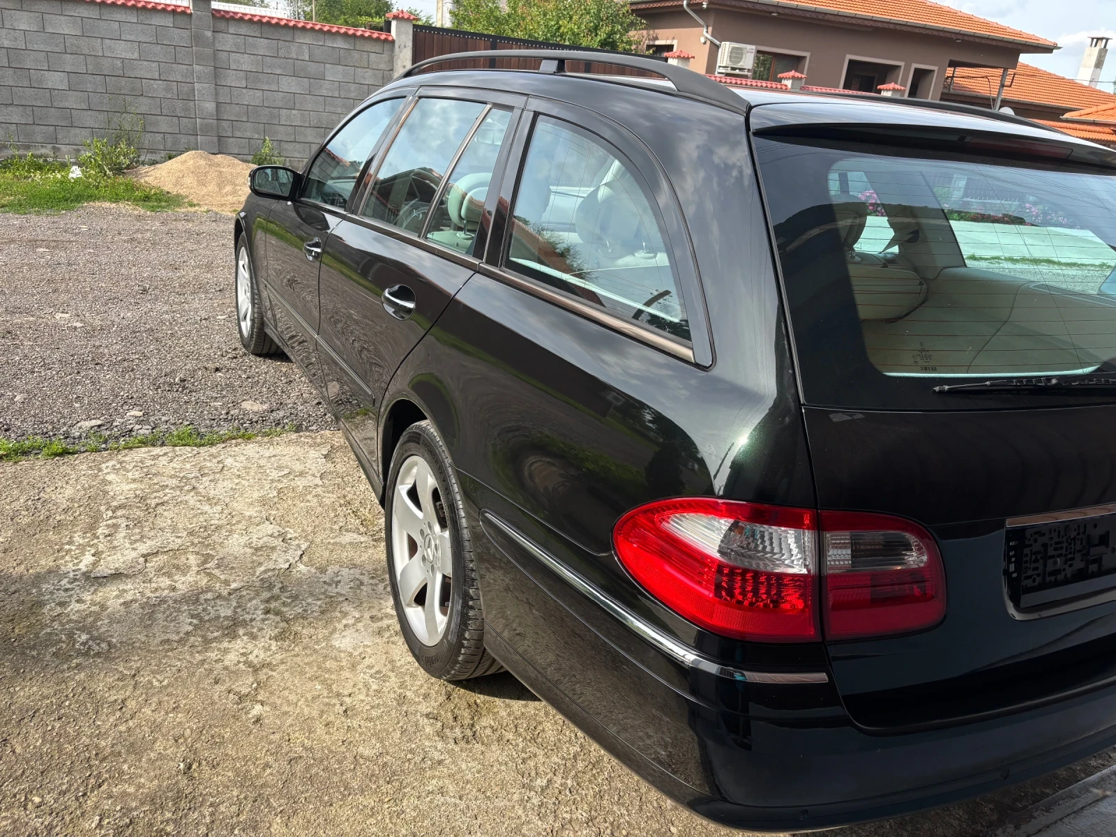 Mercedes-Benz E 500 V8 4MATIC AVANTGARDE SWISS , снимка 3 - Автомобили и джипове - 54769092