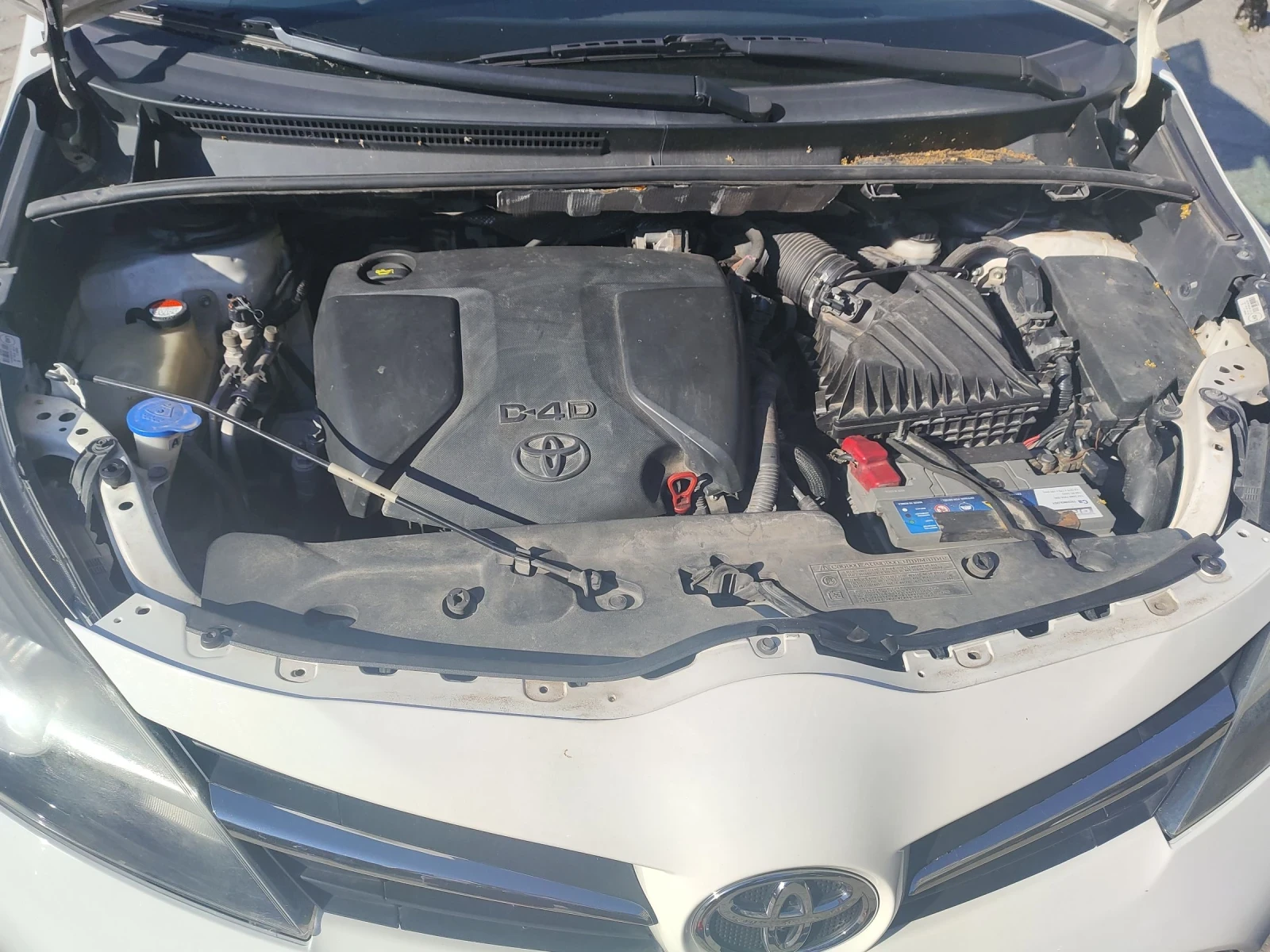 Toyota Verso, снимка 15 - Автомобили и джипове - 55238680