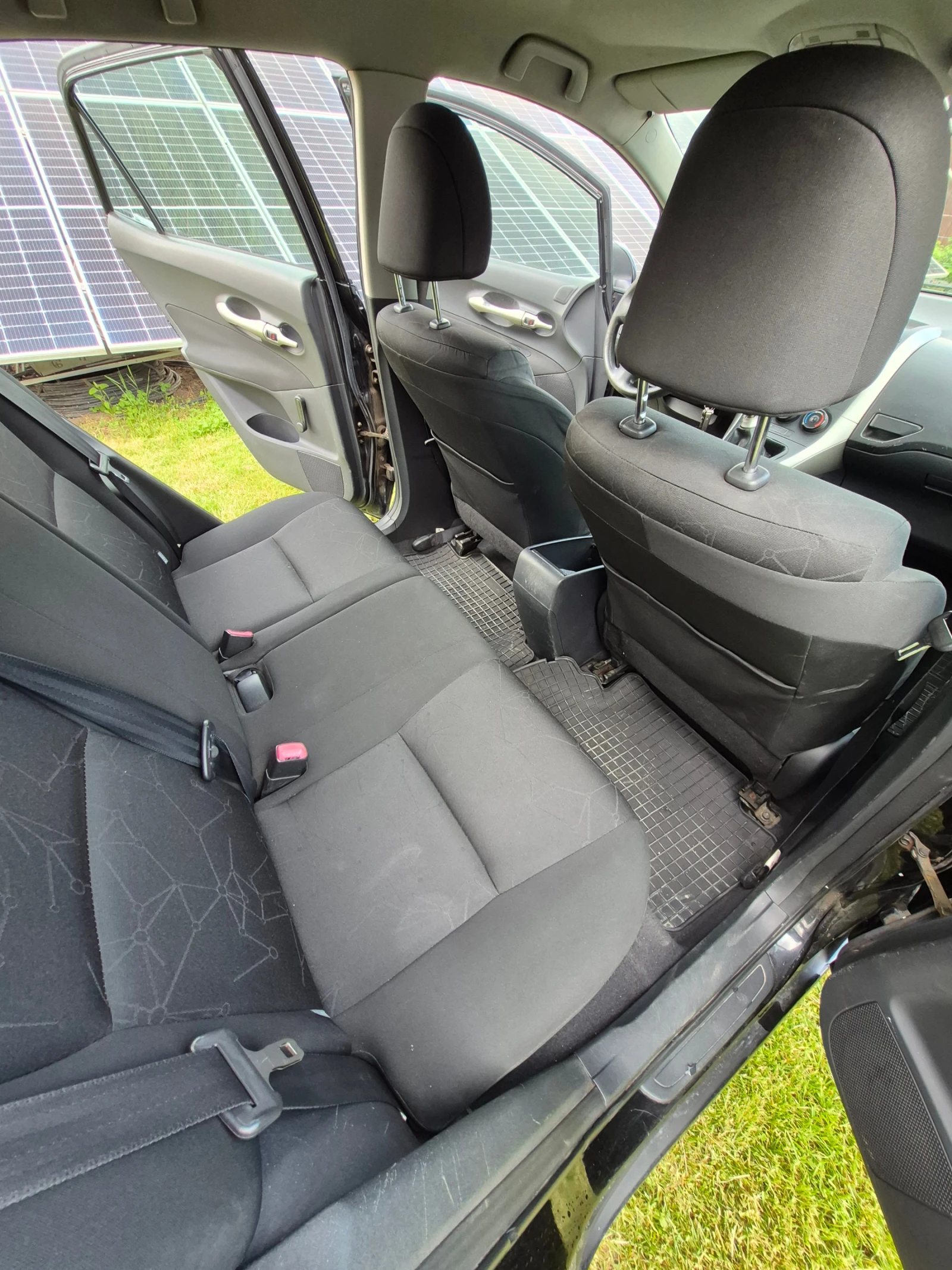 Toyota Auris 1.4 D4D, снимка 13 - Автомобили и джипове - 55311339