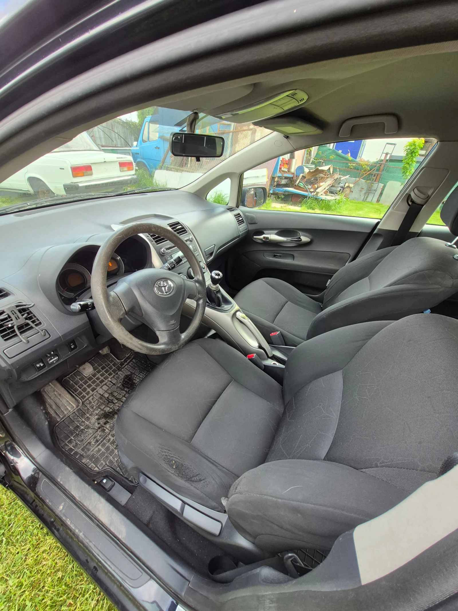 Toyota Auris 1.4 D4D, снимка 9 - Автомобили и джипове - 55311339