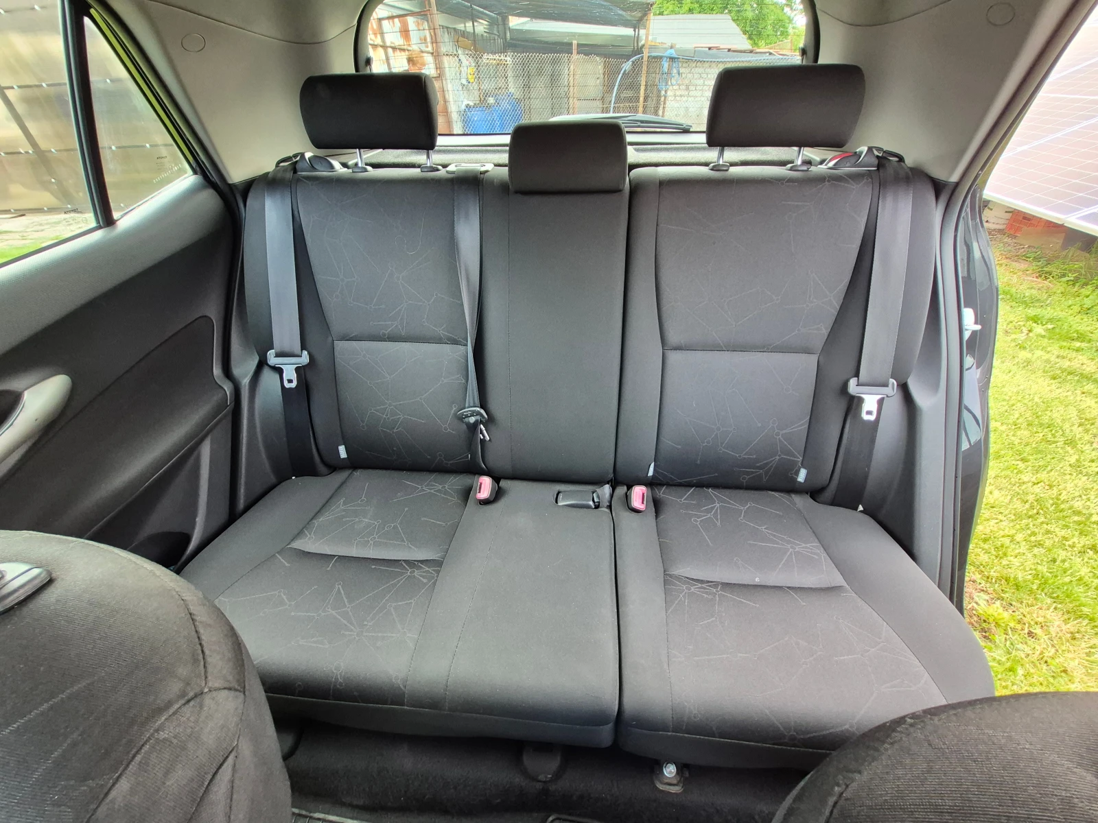 Toyota Auris 1.4 D4D, снимка 12 - Автомобили и джипове - 55311339