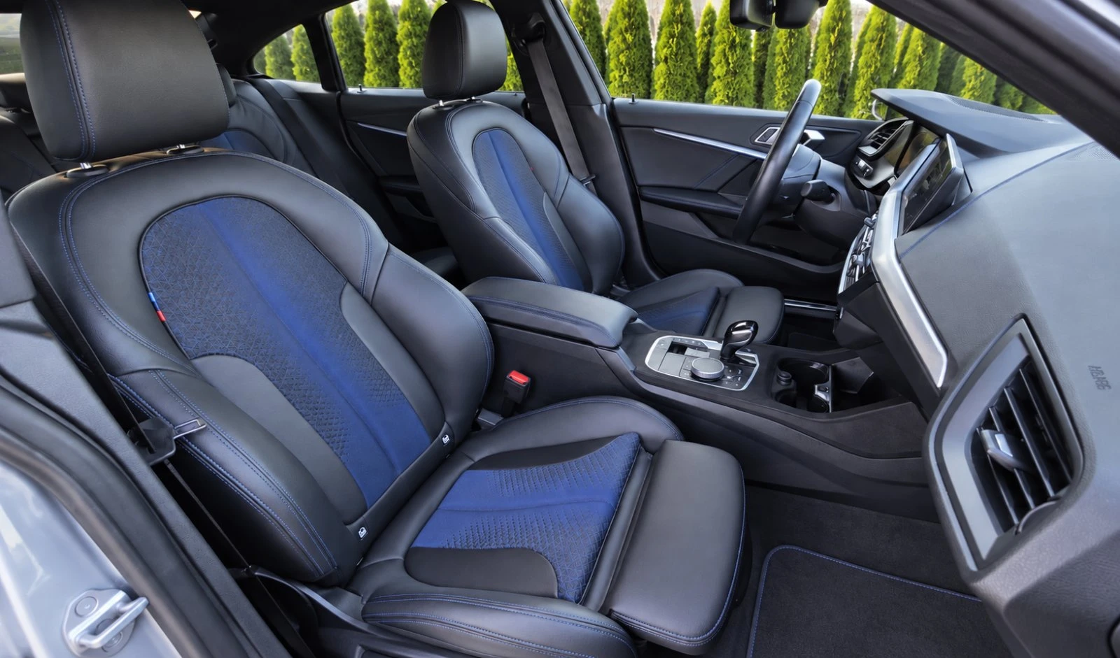 BMW 2 Gran Coupe 220D X Drive, снимка 10 - Автомобили и джипове - 55954159