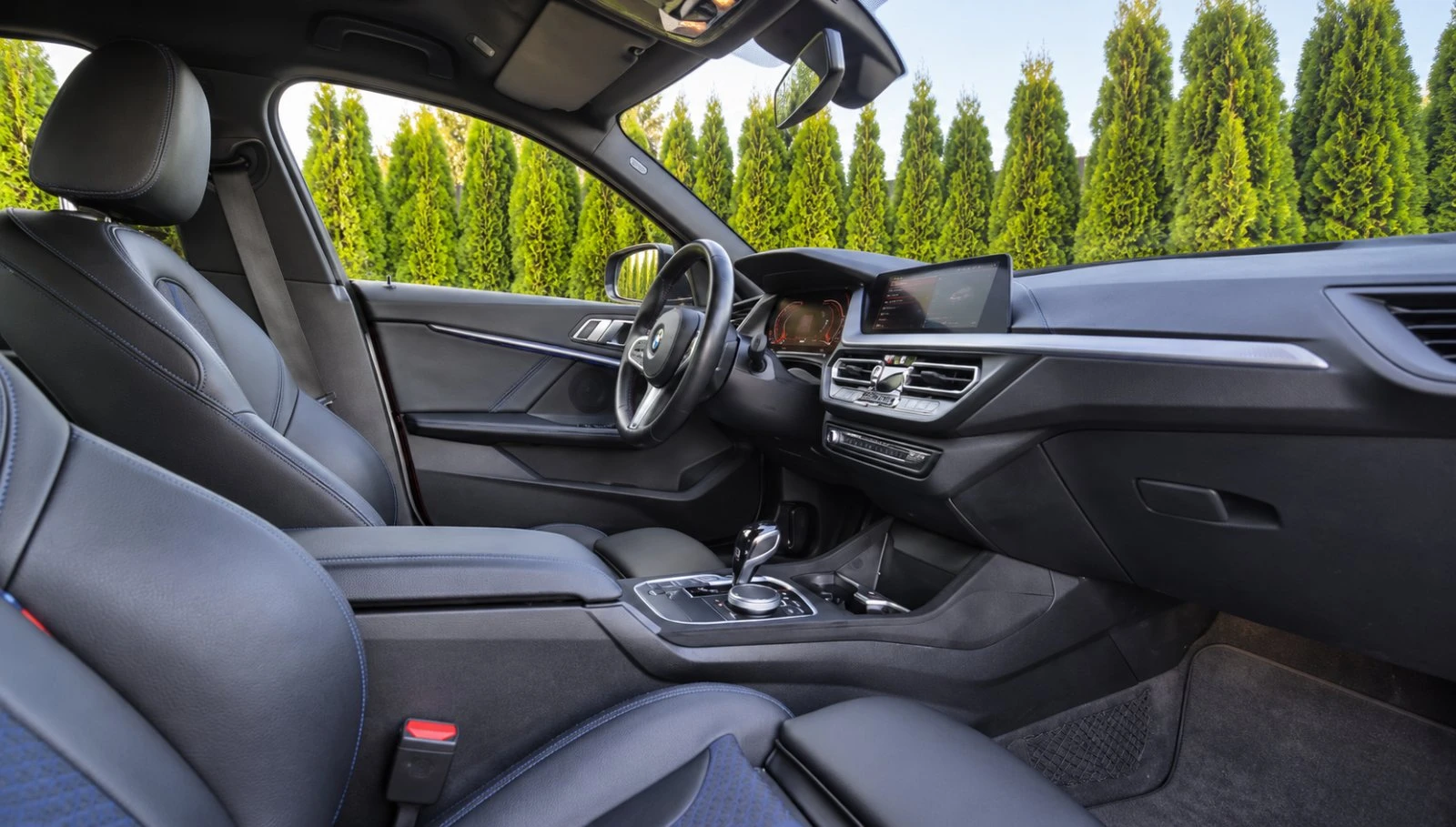 BMW 2 Gran Coupe 220D X Drive, снимка 8 - Автомобили и джипове - 55954159
