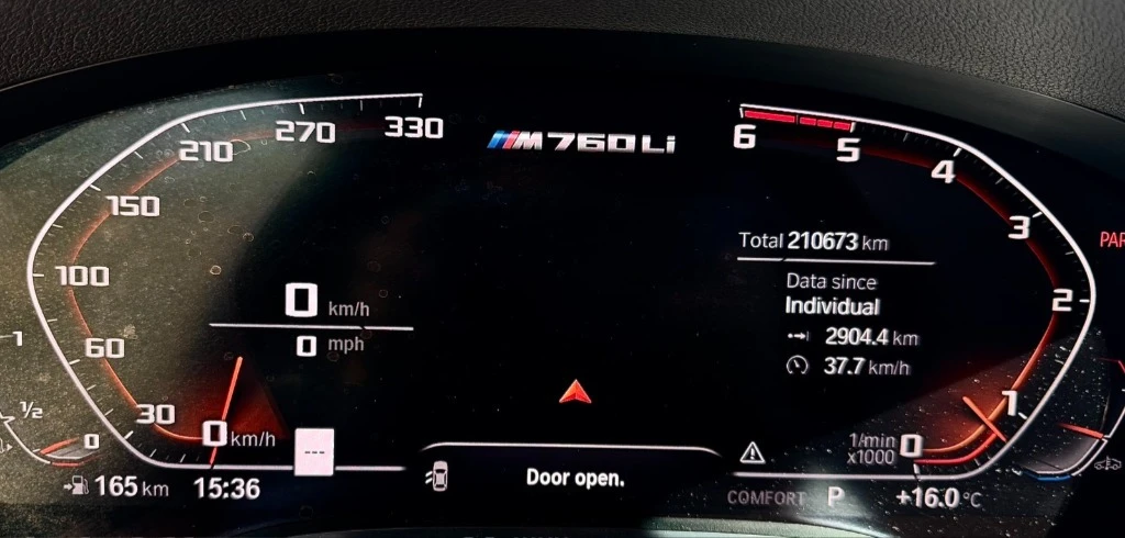 BMW 740 Long* b58* Led, снимка 10 - Автомобили и джипове - 55955603