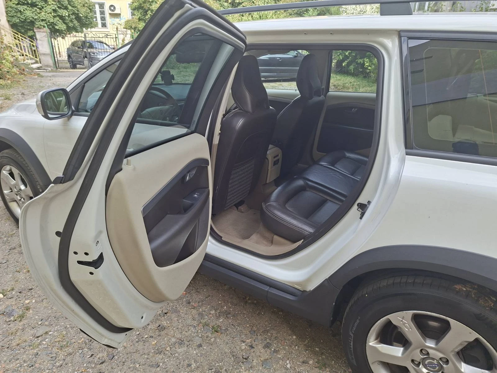 Volvo Xc70, снимка 4 - Автомобили и джипове - 56058916