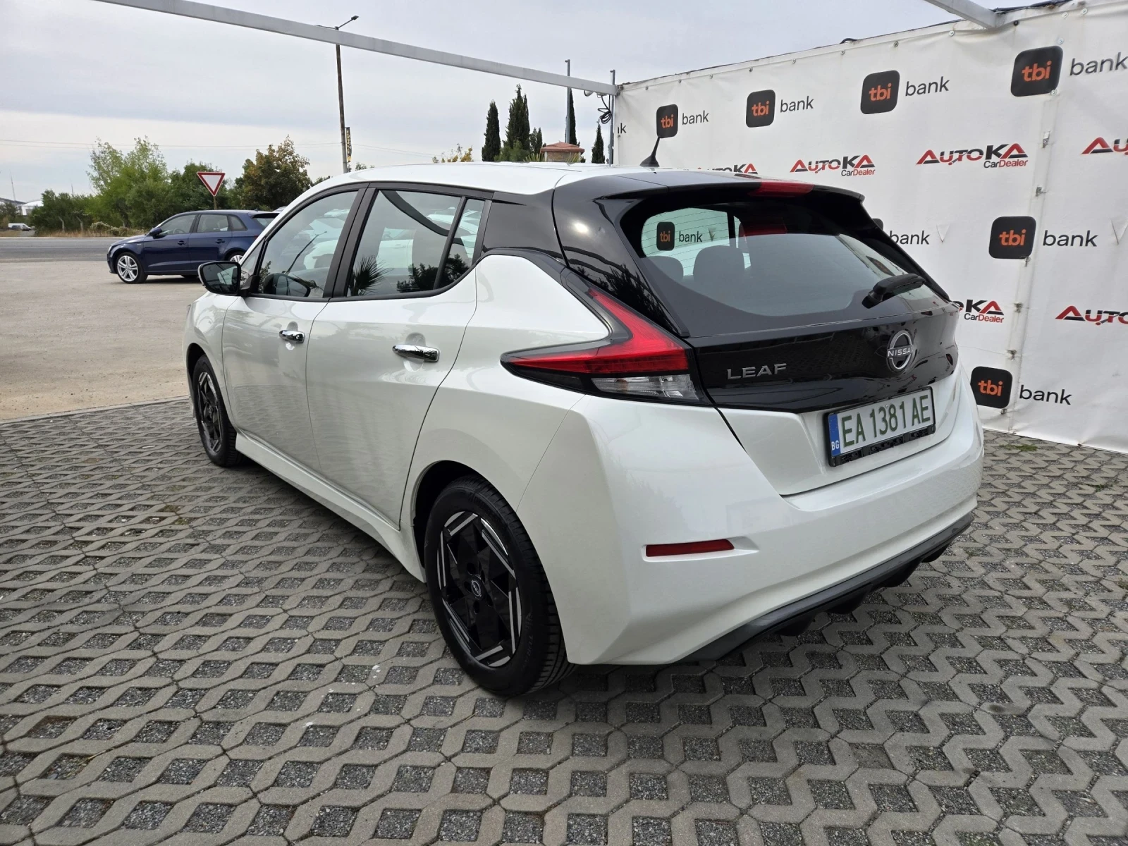 Nissan Leaf  15.000km/MODEL 2024/DISTRONIC/CAM/НОВА!!, снимка 5 - Автомобили и джипове - 56247198