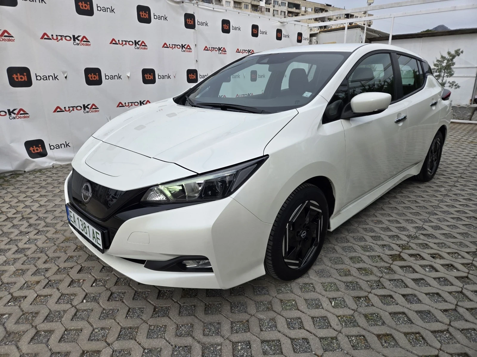Nissan Leaf  15.000km/MODEL 2024/DISTRONIC/CAM/НОВА!!, снимка 6 - Автомобили и джипове - 56247198