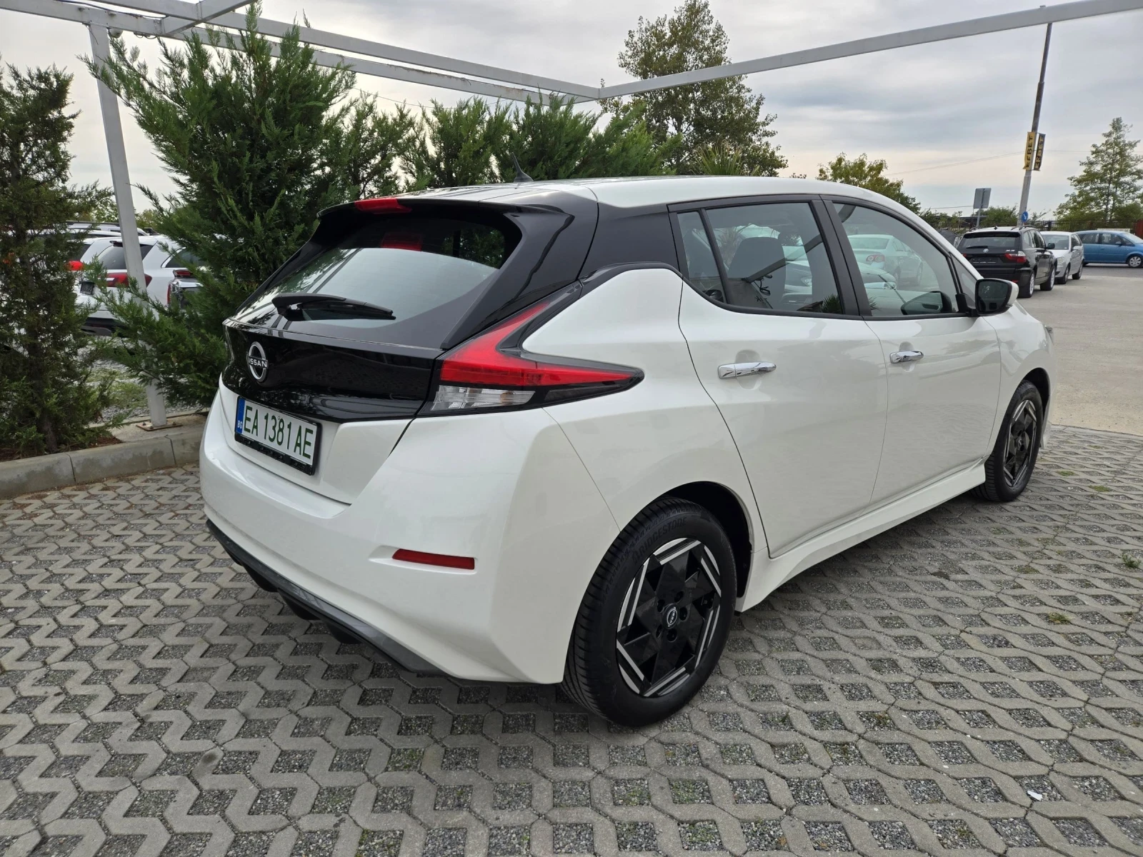 Nissan Leaf  15.000km/MODEL 2024/DISTRONIC/CAM/НОВА!!, снимка 3 - Автомобили и джипове - 56247198