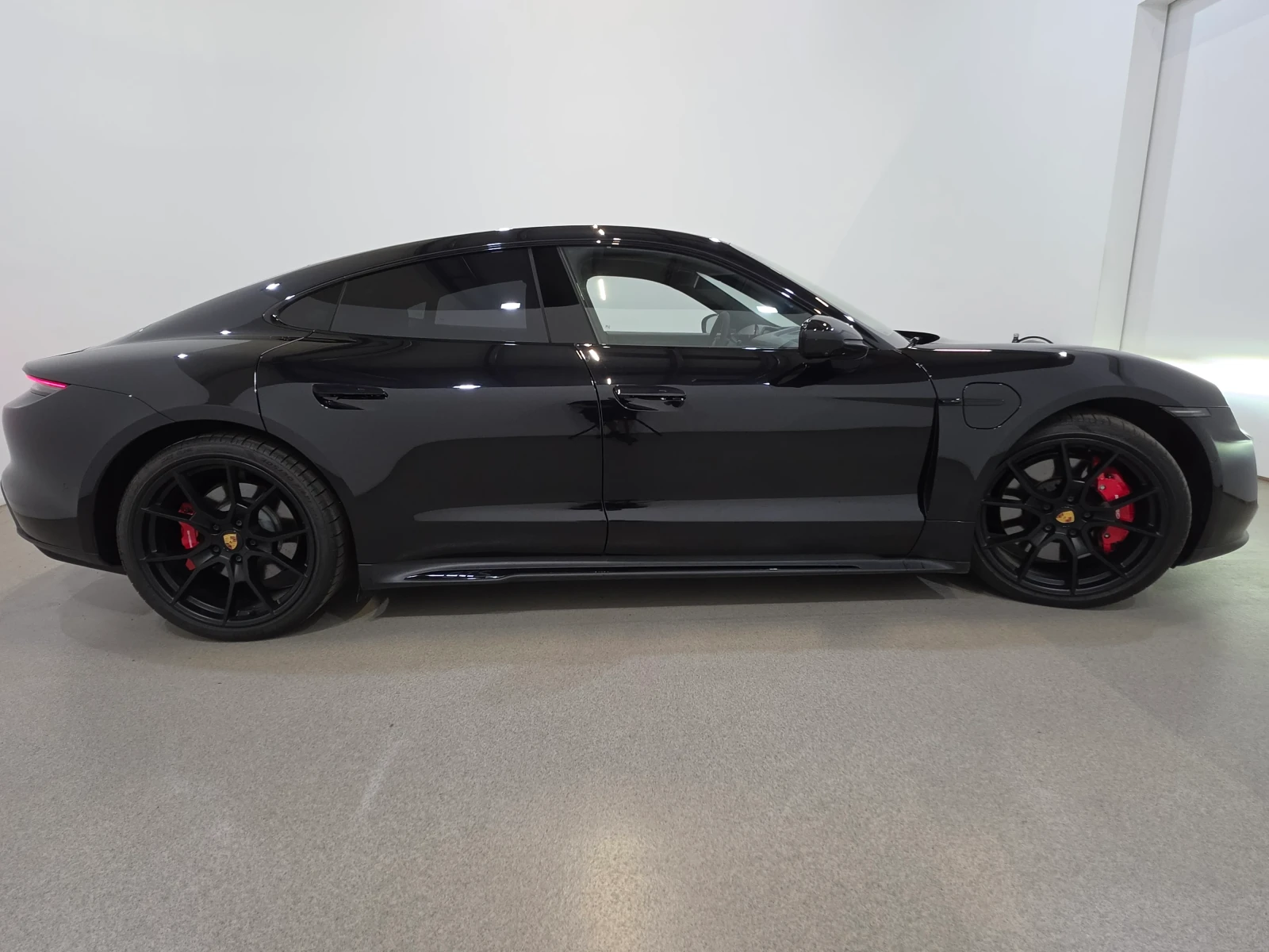 Porsche Taycan GTS LED-Matrix Virtual Sport-Chrono 90% SoH, снимка 6 - Автомобили и джипове - 56322455