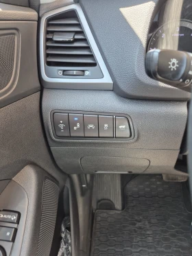 Обява за продажба на Hyundai Tucson 2.0 CRDi 4WD Premium 87k km ~34 500 лв. - изображение 6 | Auto.bg Обява за продажба на Hyundai Tucson 2.0 CRDi 4WD Premium 87k km ~34 500 лв. - изображение 6