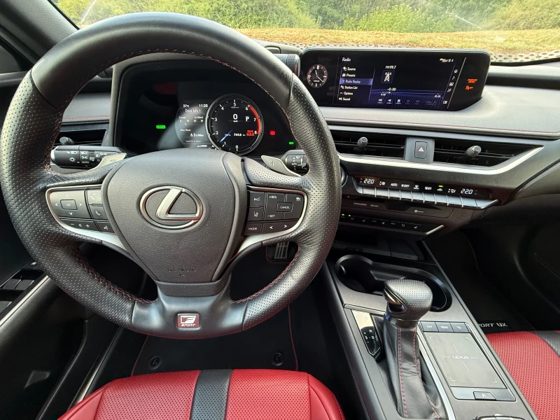 Lexus UX 250h F-sport 4x4, снимка 9 - Автомобили и джипове - 51513551