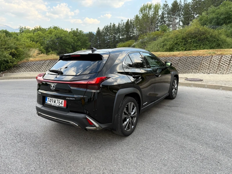 Lexus UX 250h F-sport 4x4, снимка 5 - Автомобили и джипове - 51513551