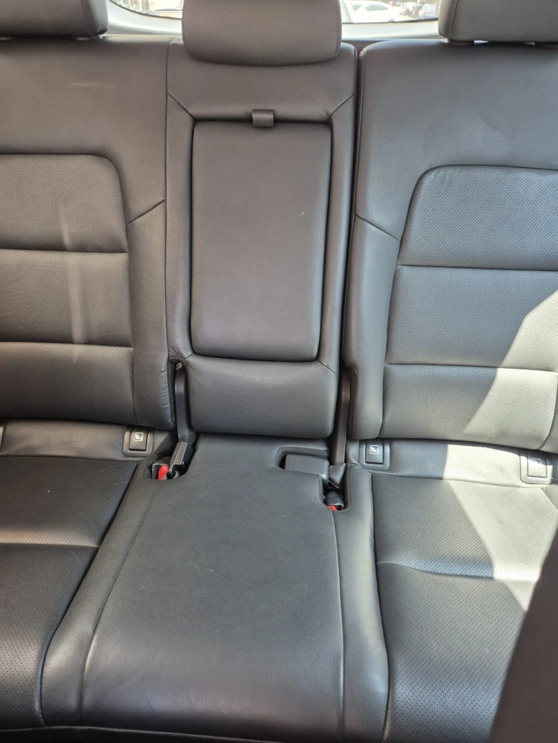 Hyundai Tucson 2.0 CRDi 4WD Premium 87k km, снимка 11 - Автомобили и джипове - 52027101