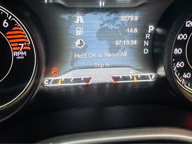 Jeep Cherokee * * Trailhawk* * AWD* * CARFAX* * , снимка 11 - Автомобили и джипове - 53032565