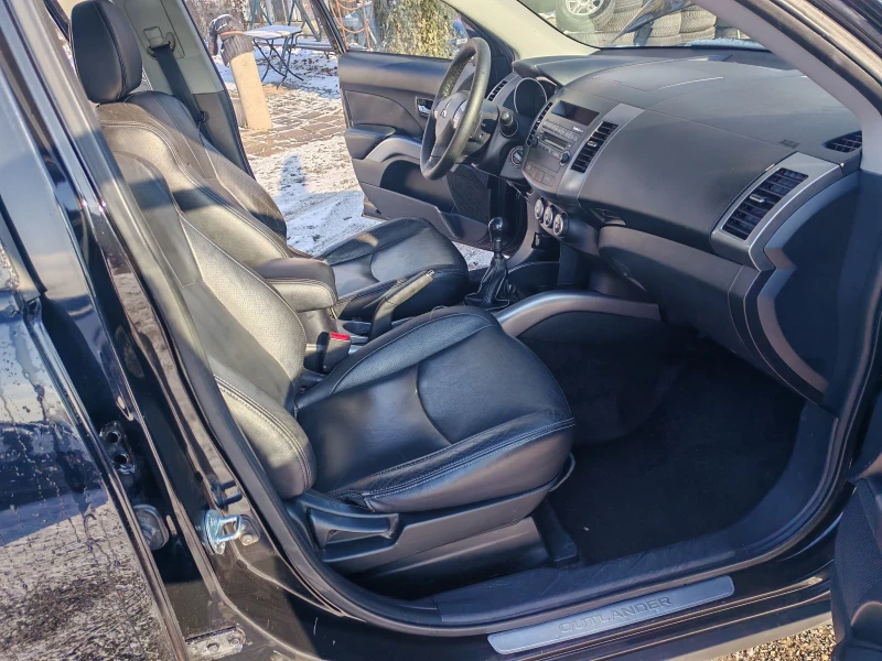 Mitsubishi Outlander 2.0TDI 4X4 6+ 1M, снимка 10 - Автомобили и джипове - 53129696