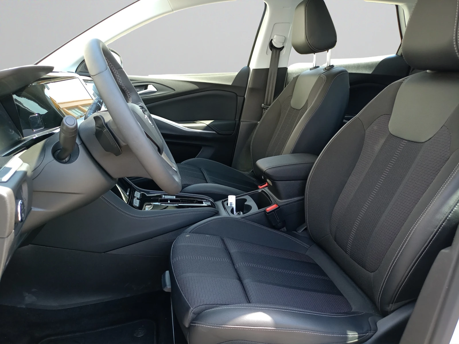 Opel Grandland MCM GS MHEV 145к.с. e-DTC - изображение 10