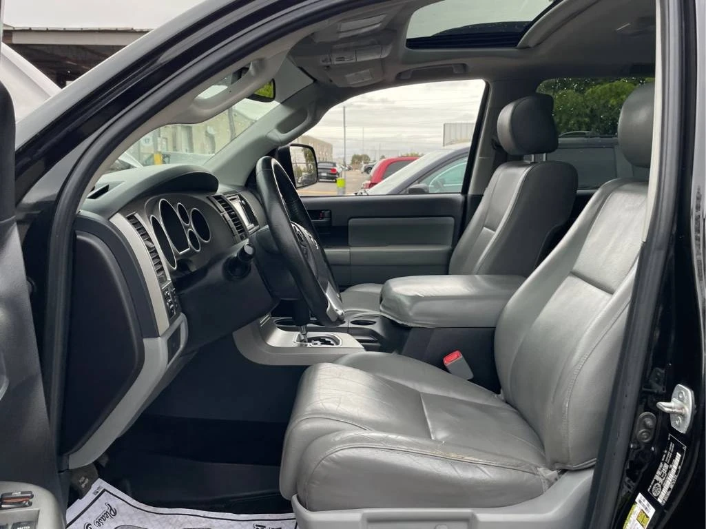 Toyota Sequoia * SR5 * CARFAX * БЕЗ ПЪРВОНАЧАЛНА ВНОСКА - изображение 10