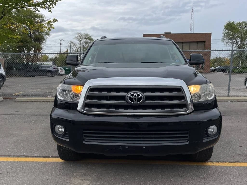 Toyota Sequoia * SR5 * CARFAX * БЕЗ ПЪРВОНАЧАЛНА ВНОСКА - изображение 2