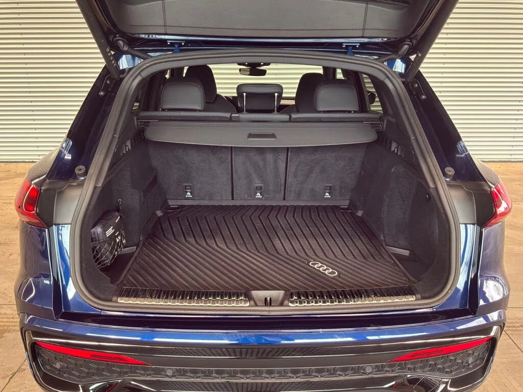 Audi Q5 ДИРЕКТНО ОТ AUDI* 13000 КМ* , снимка 14 - Автомобили и джипове - 53768927