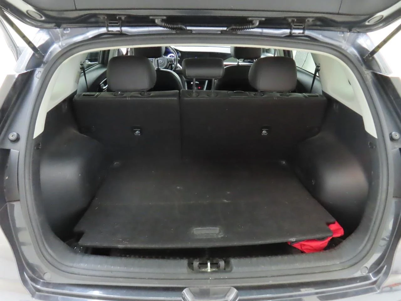 Kia Niro 65 kWh ExecutiveLine- 100% SOH, снимка 9 - Автомобили и джипове - 54147104