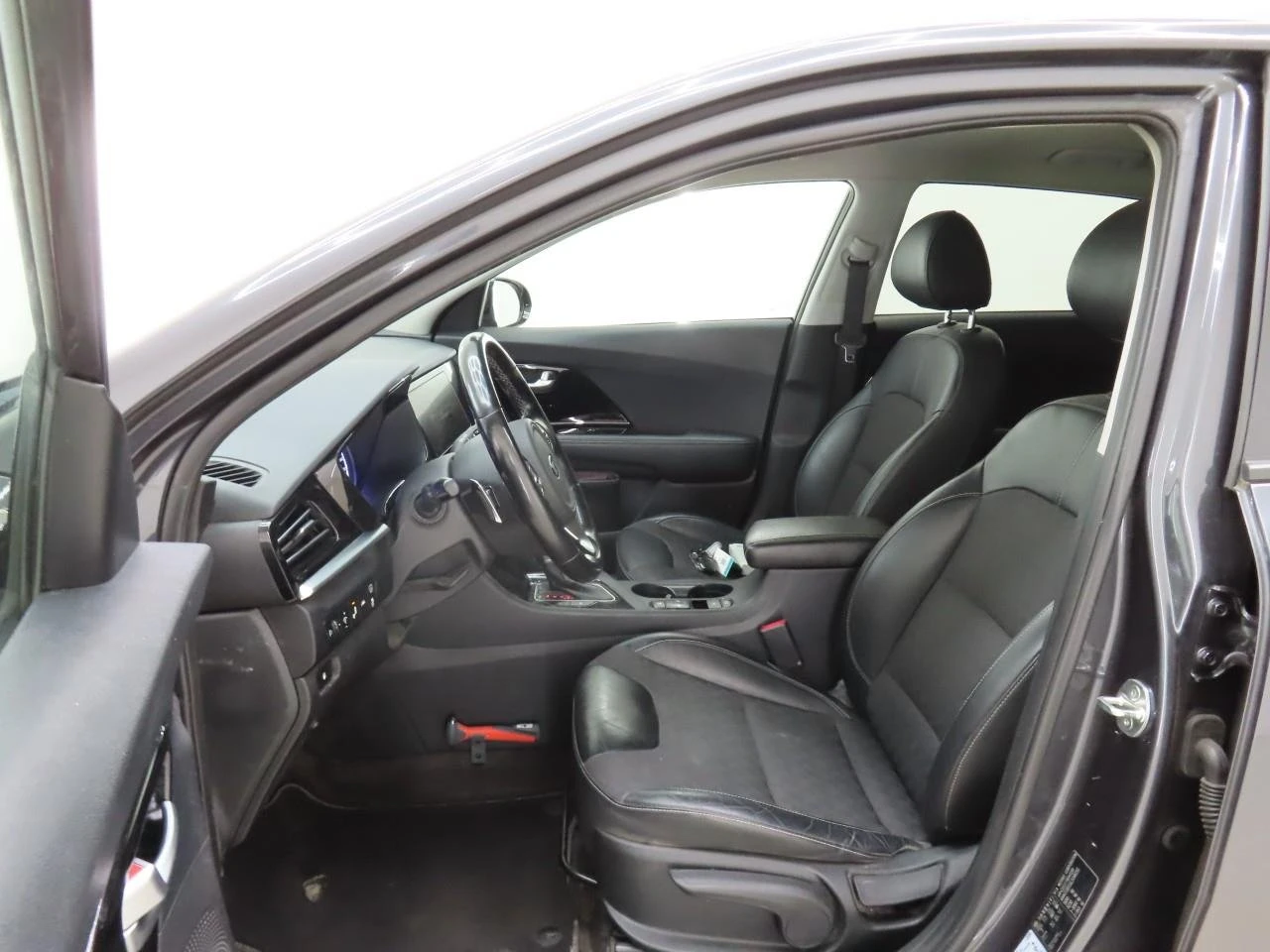 Kia Niro 65 kWh ExecutiveLine- 100% SOH, снимка 6 - Автомобили и джипове - 54147104