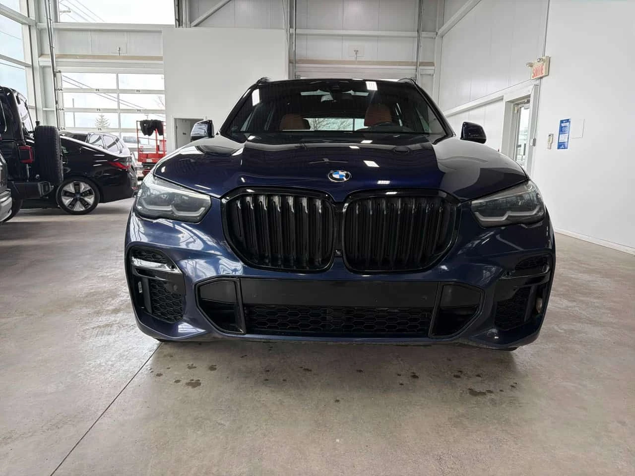 BMW X5 xDrive40i M SPORT/AMBIENT/МАСАЖИ/360/ПАНОРАМА, снимка 2 - Автомобили и джипове - 54461094