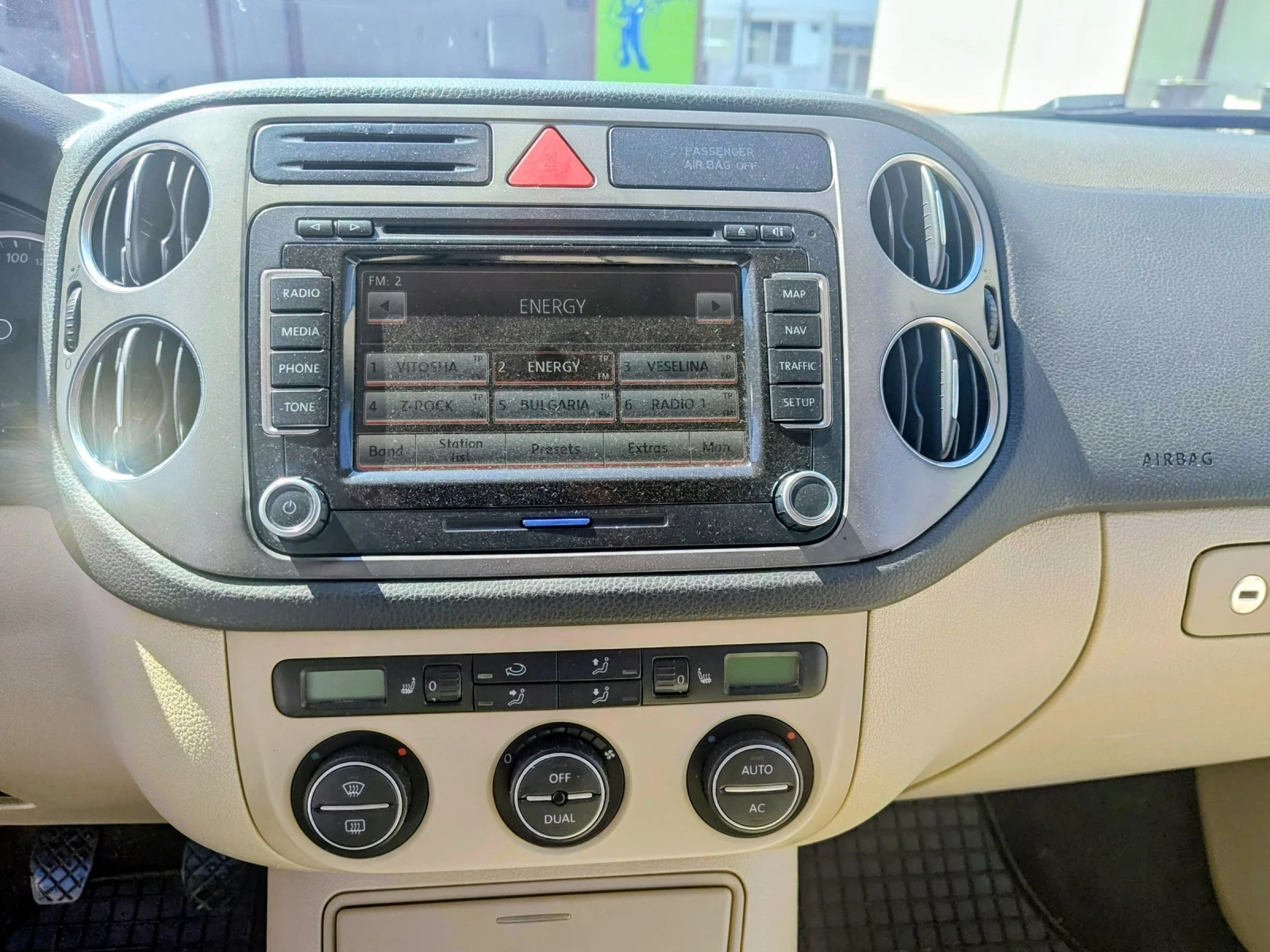 VW Tiguan 2.0TDi 4Motion + ВИДЕО, снимка 8 - Автомобили и джипове - 54576241