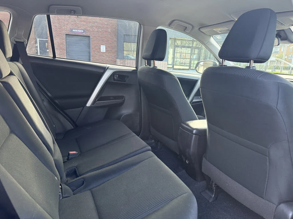 Toyota Rav4  LE AWD, снимка 17 - Автомобили и джипове - 54711590