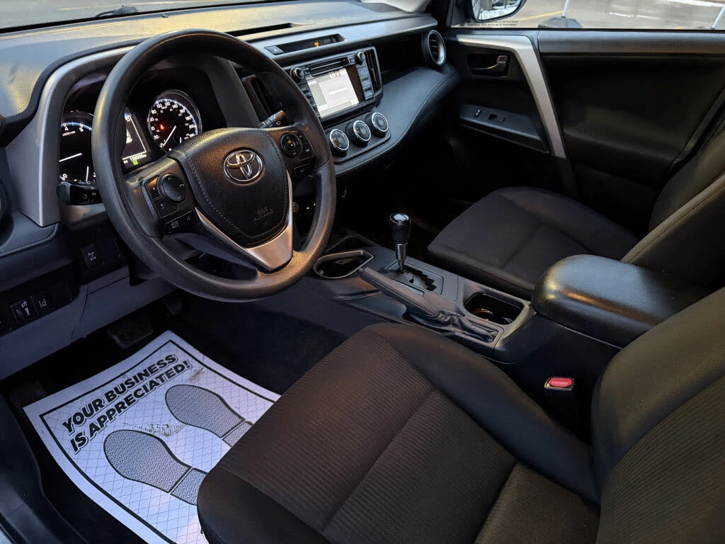 Toyota Rav4  LE AWD, снимка 8 - Автомобили и джипове - 54711590