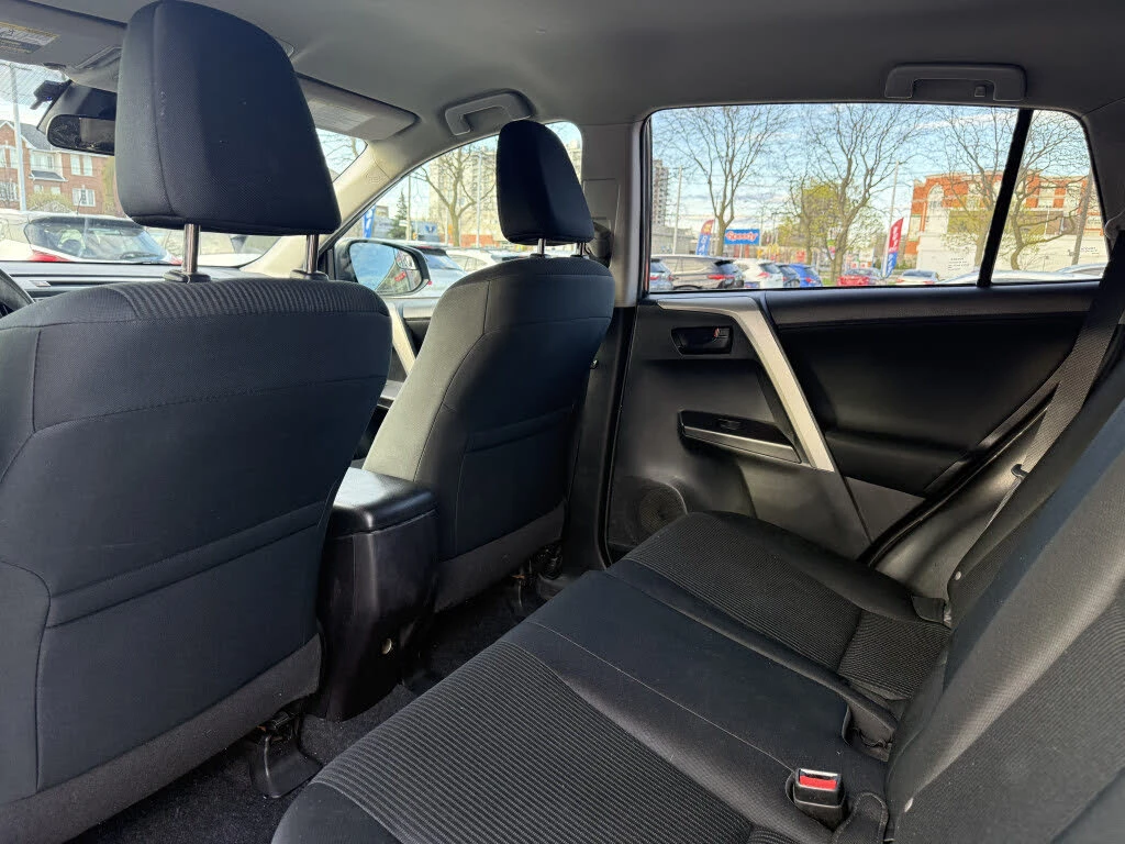 Toyota Rav4  LE AWD, снимка 16 - Автомобили и джипове - 54711590
