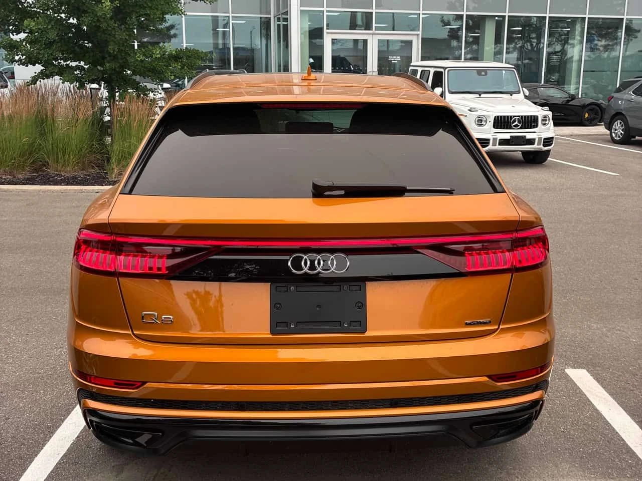 Audi Q8 * Progressiv * CARFAX * 360 КАМЕРА * ОБДУХВАНЕ * , снимка 4 - Автомобили и джипове - 55316651