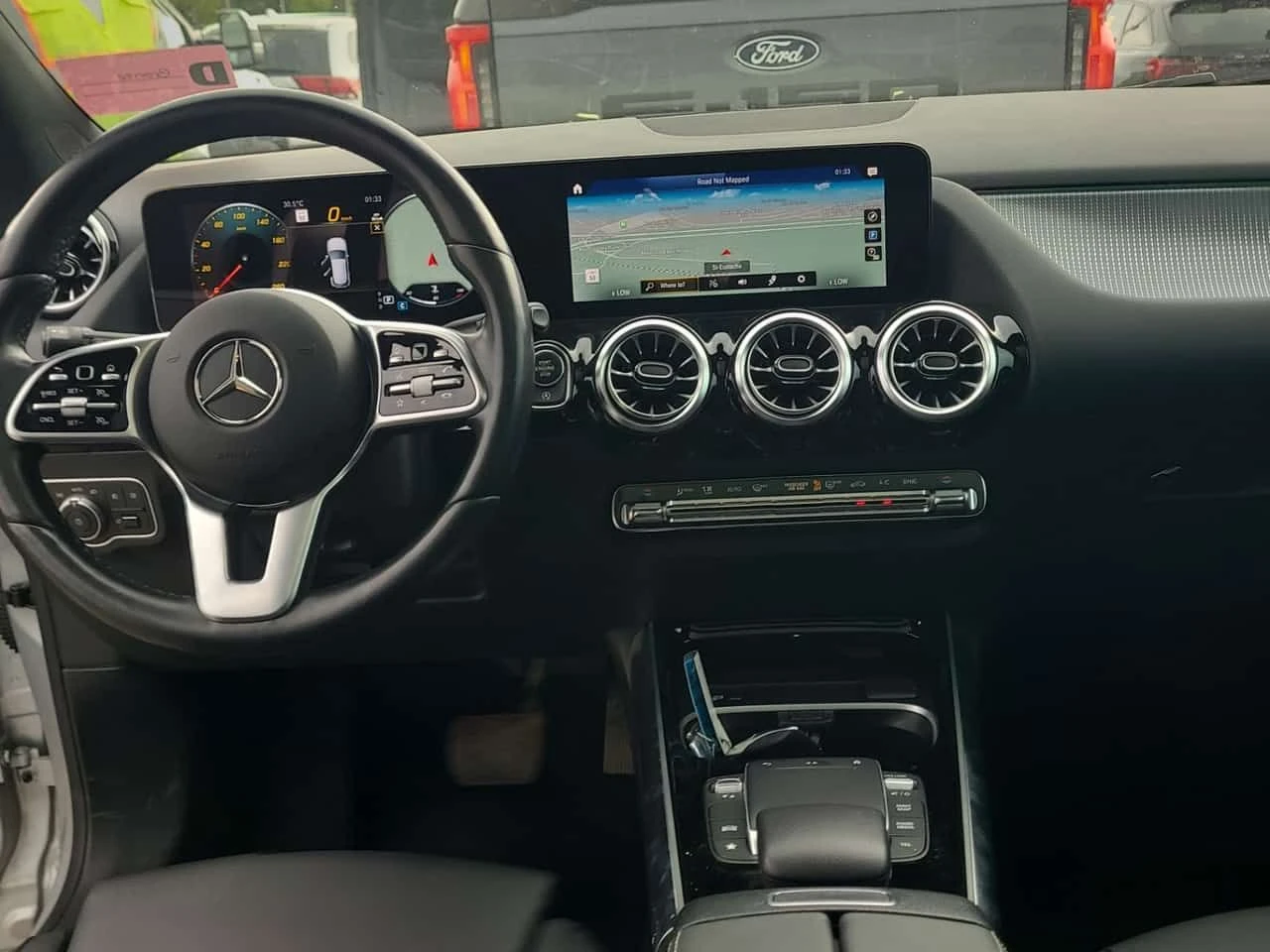 Mercedes-Benz GLA 250 CARFAX/Кожа/Подгрев/ПАНОРАМА/АМБИЕНТНО/, снимка 10 - Автомобили и джипове - 55619480