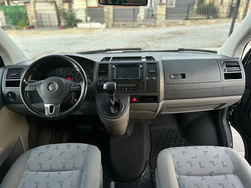 VW Caravelle, снимка 10 - Бусове и автобуси - 47513317