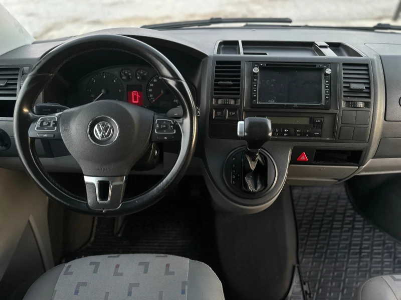 VW Caravelle, снимка 11 - Бусове и автобуси - 47513317