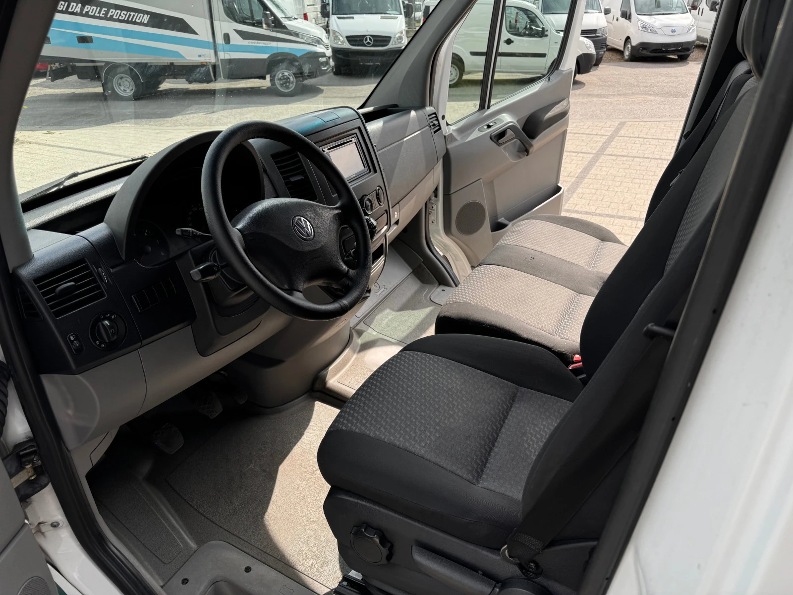 VW Crafter 2.0TDI MAXI Падащ борд Клима  - изображение 9