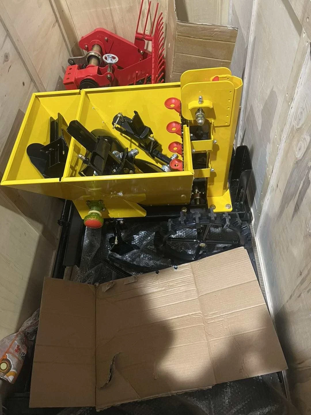 Трактор Друга марка 18к.с. с инвентар  - изображение 6