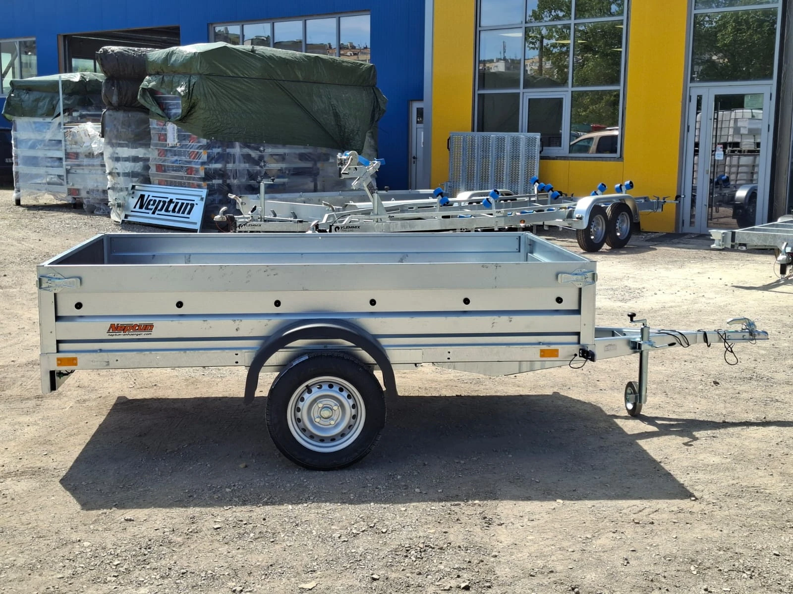 За автомобил Neptun N7-253 HOBBY, снимка 7 - Ремаркета - 54456329