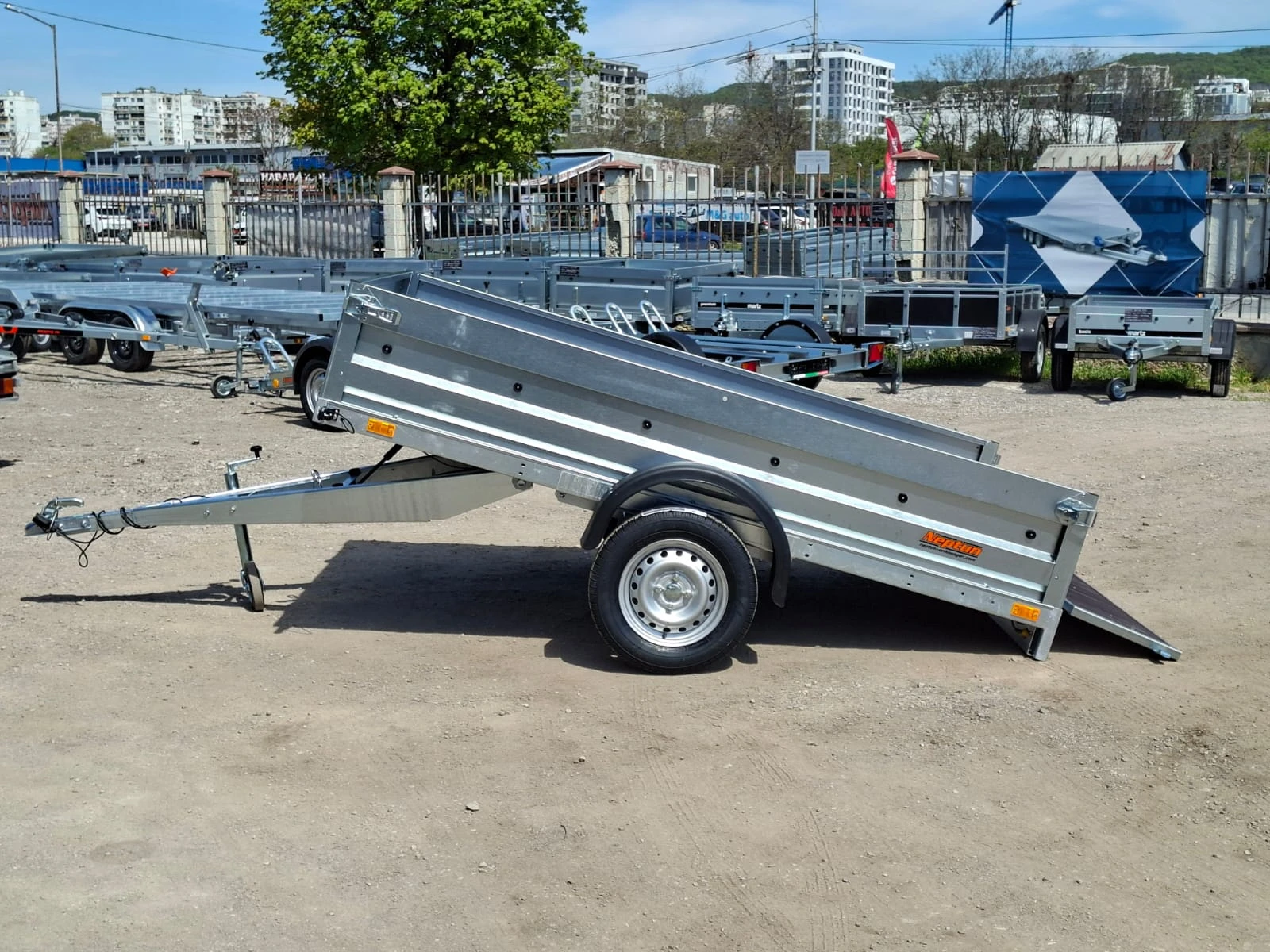 За автомобил Neptun N7-253 HOBBY, снимка 9 - Ремаркета - 54456329