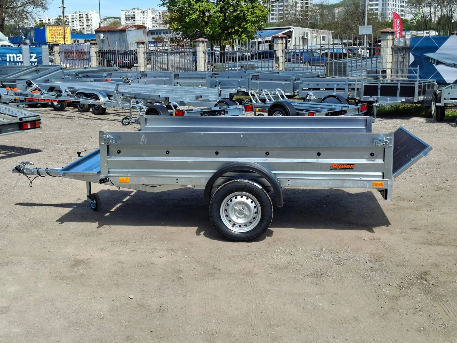 За автомобил Neptun N7-253 HOBBY, снимка 14 - Ремаркета - 54456329