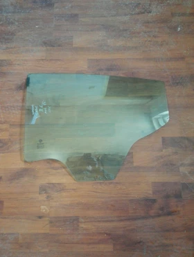 Стъкло задно ляво Ланчия Ипсилон 4вр.