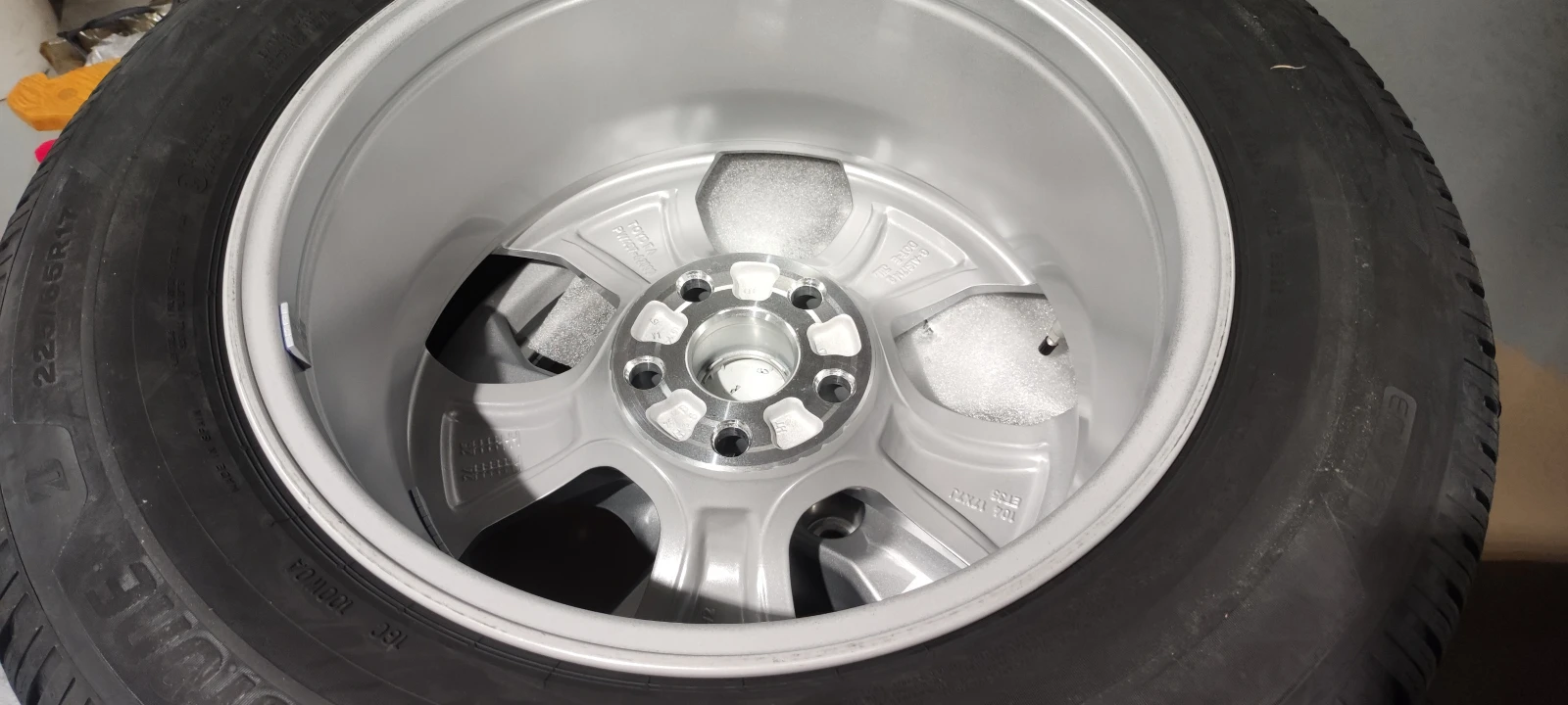 Гуми с джанти Bridgestone 225/65R17, снимка 6 - Гуми и джанти - 53916642