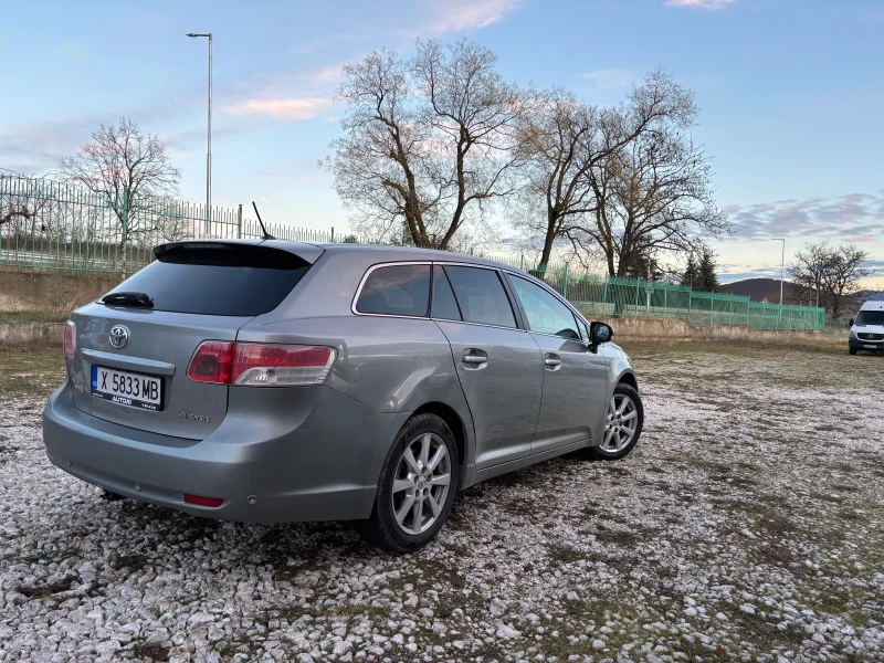 Toyota Avensis D4D 126hp ПАНОРАМА KEYLESS GO, снимка 4 - Автомобили и джипове - 48042212