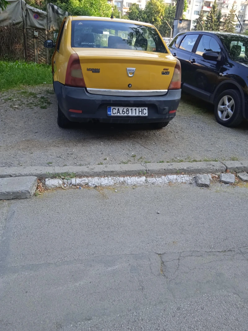 Dacia Logan, снимка 11 - Автомобили и джипове - 48313089