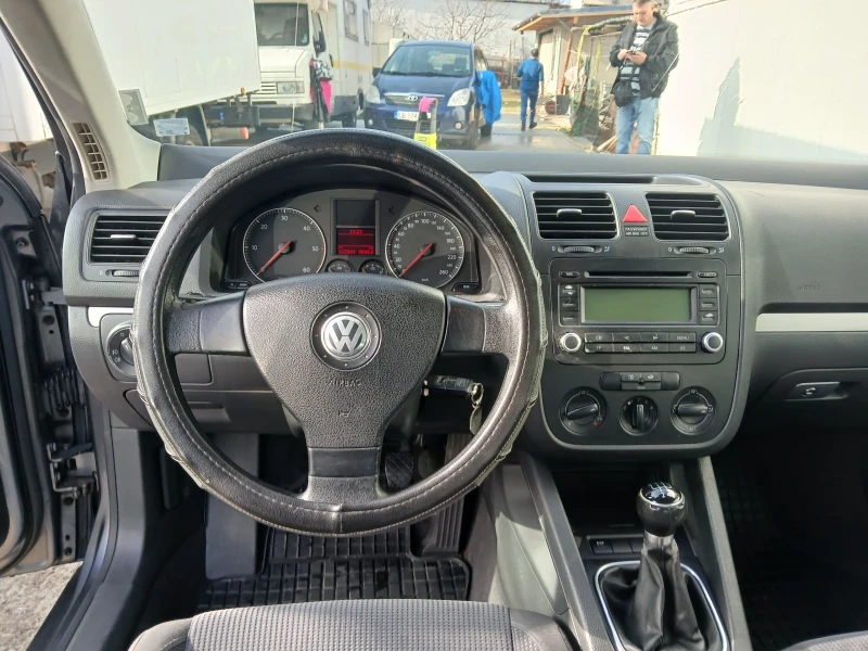 VW Jetta 1.9 105 k.s., снимка 5 - Автомобили и джипове - 48824376