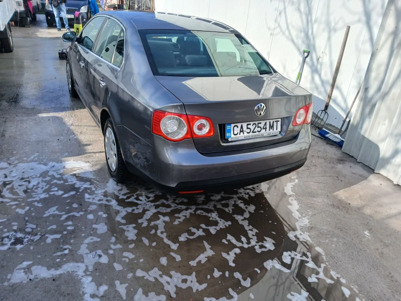 VW Jetta 1.9 105 k.s., снимка 3 - Автомобили и джипове - 48824376