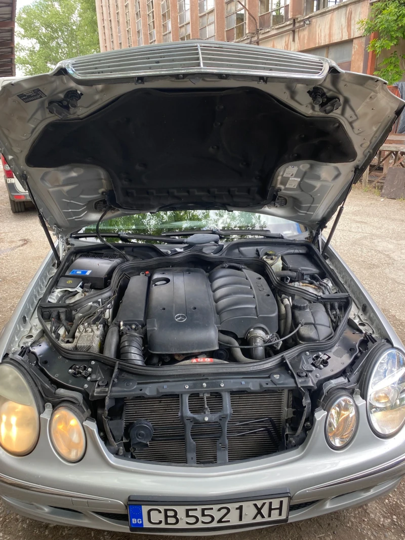 Mercedes-Benz E 220 Елеганс, снимка 14 - Автомобили и джипове - 51948715
