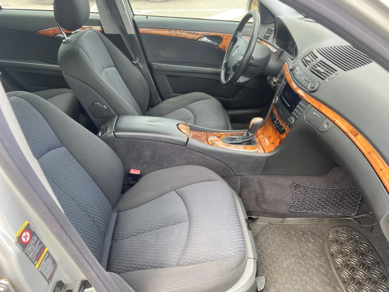 Mercedes-Benz E 220 Елеганс, снимка 7 - Автомобили и джипове - 51948715