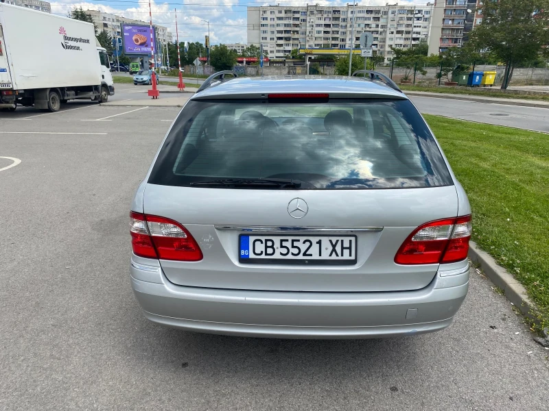 Mercedes-Benz E 220 Елеганс, снимка 10 - Автомобили и джипове - 51948715